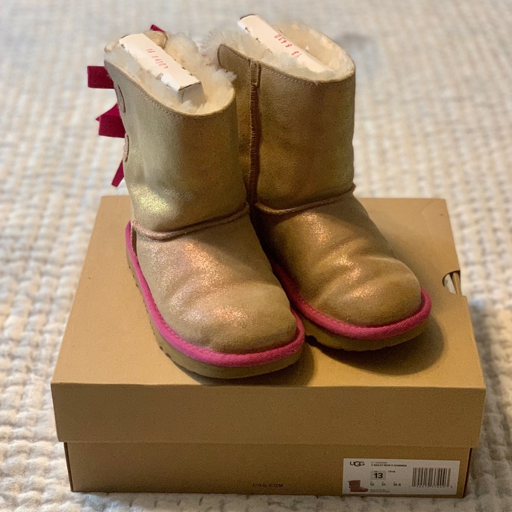 Girls Ugg Bailey Bow Shimmer Boots, size 13.